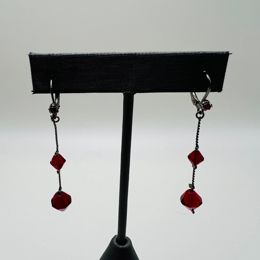 Vintage Red Crystal Dangle Earrings Silver Tone Leverback Faceted‎ Statement